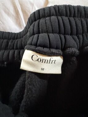 Comfrt Black Fleece-Lined Sweatpants - M